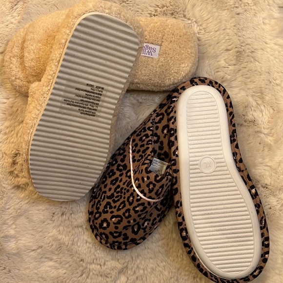 NWOB Two pairs of Ladies X-Large Slippers - Picture 5 of 5